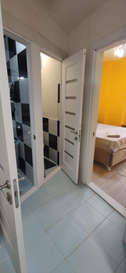 One Room With A Shared Bathroom Кишинів Екстер'єр фото