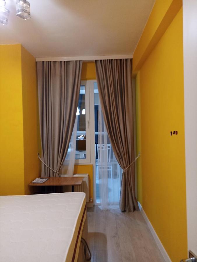 One Room With A Shared Bathroom Кишинів Екстер'єр фото